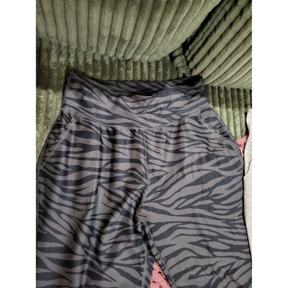 leggings - Picture 2 of 9